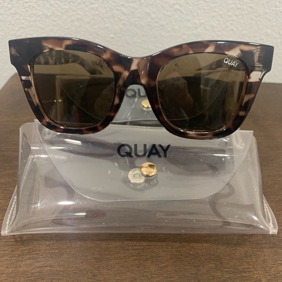 Quay Australia Sunglasses in Dark Tortoise. Gently used condition - Picture 2 of 3